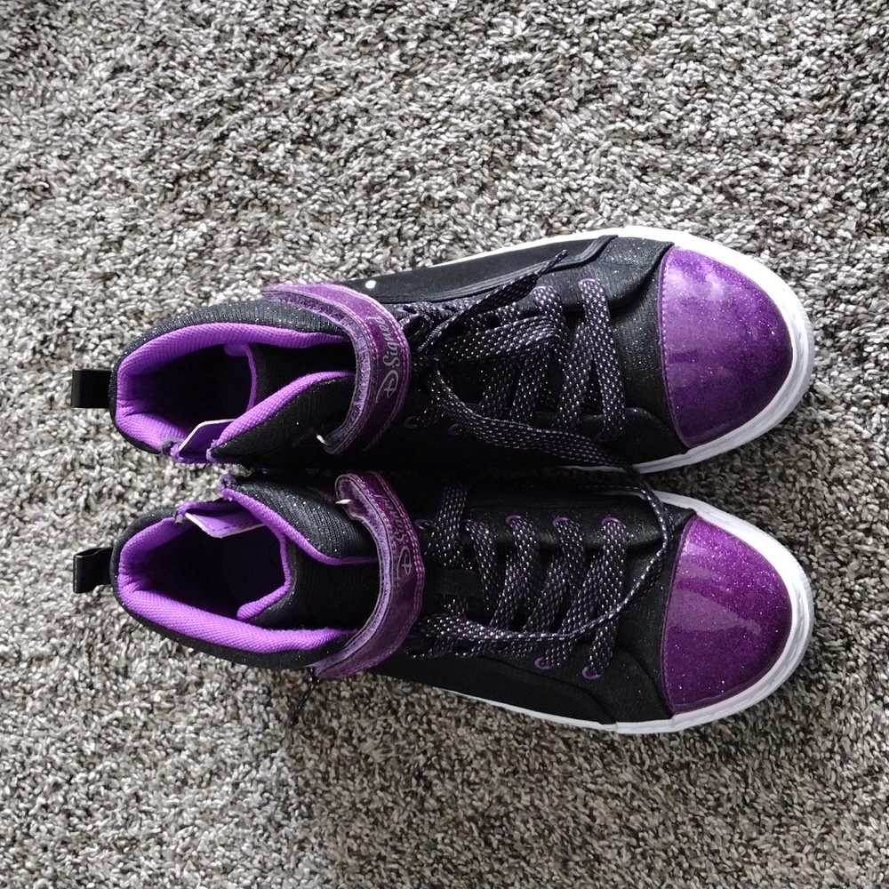 D-signed shoes